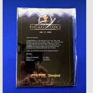 Disneyland Star Wars Rise of the Resistance Cast Exclusive Commemorative Set